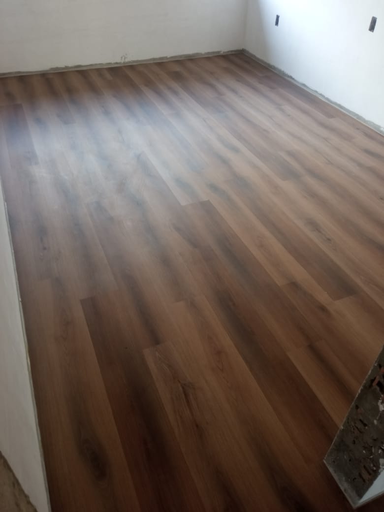 PISO VINÍLICO LICHIA — foto 2