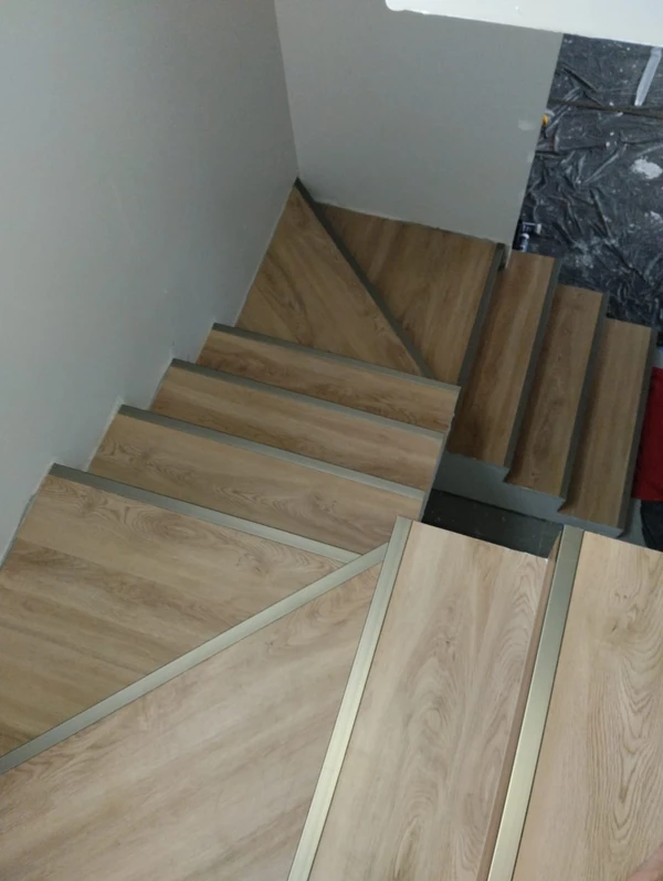 PISO VINÍLICO DE PVC PAPOULA — foto 1