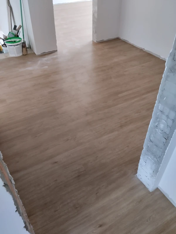 PISO VINÍLICO FAIA — foto 5