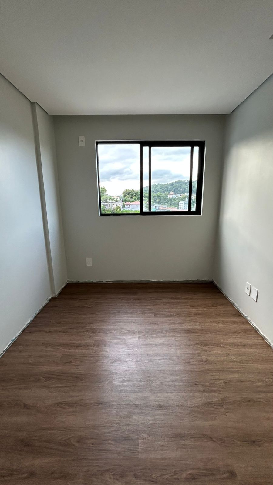 PISO VINÍLICO DE PVC AMÊNDOA