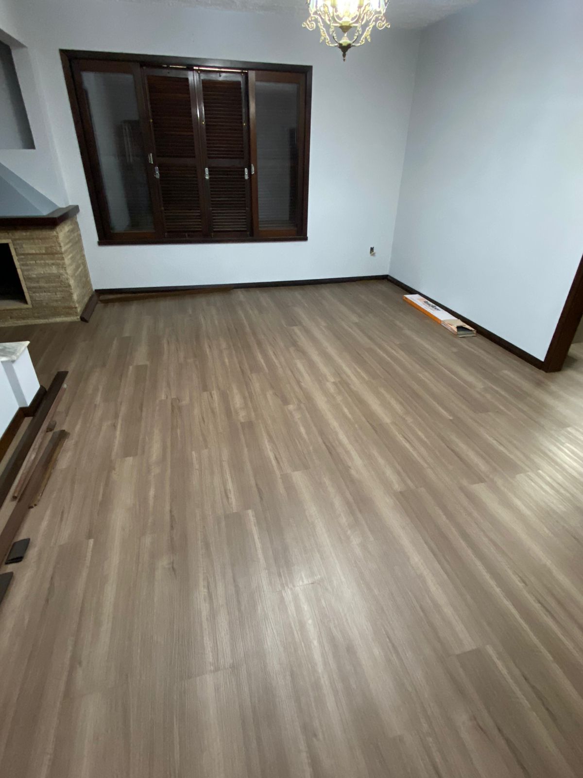 PISO VINÍLICO DE PVC CAPUCCINO