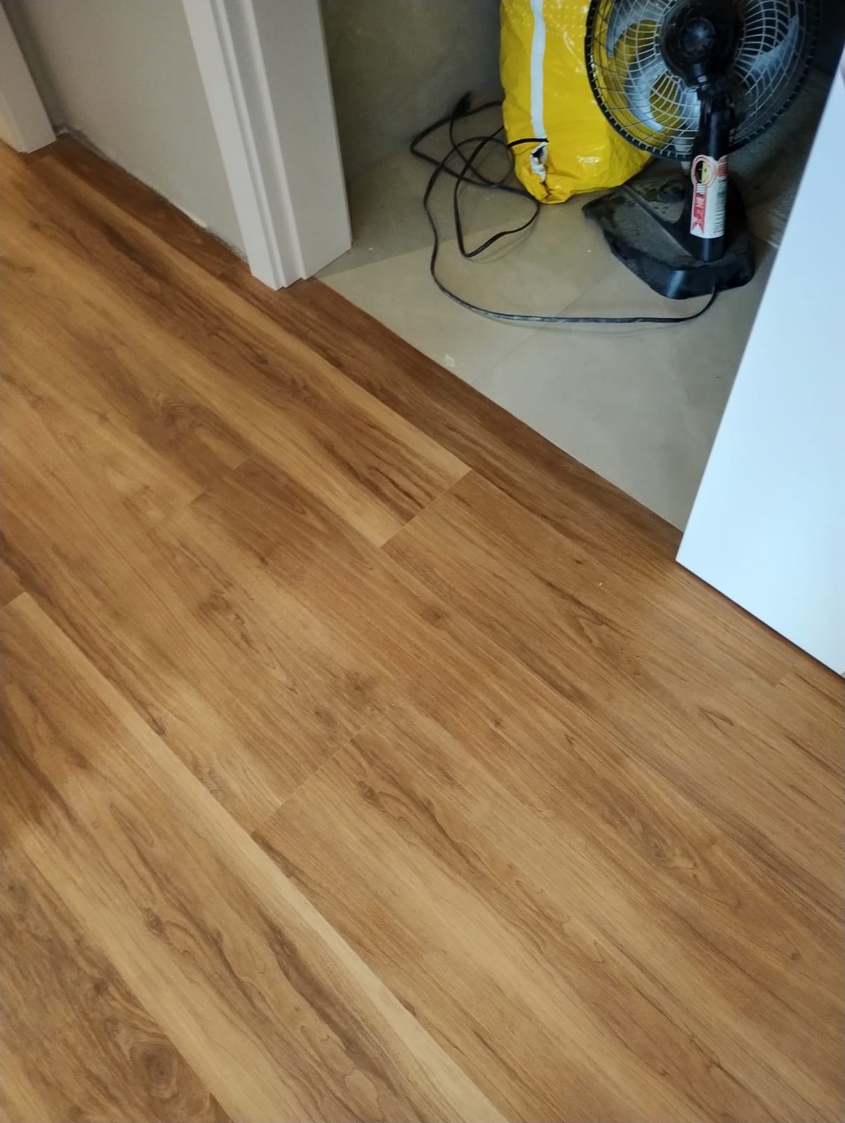 PISO VINÍLICO DE PVC CAMÉLIA — foto 4