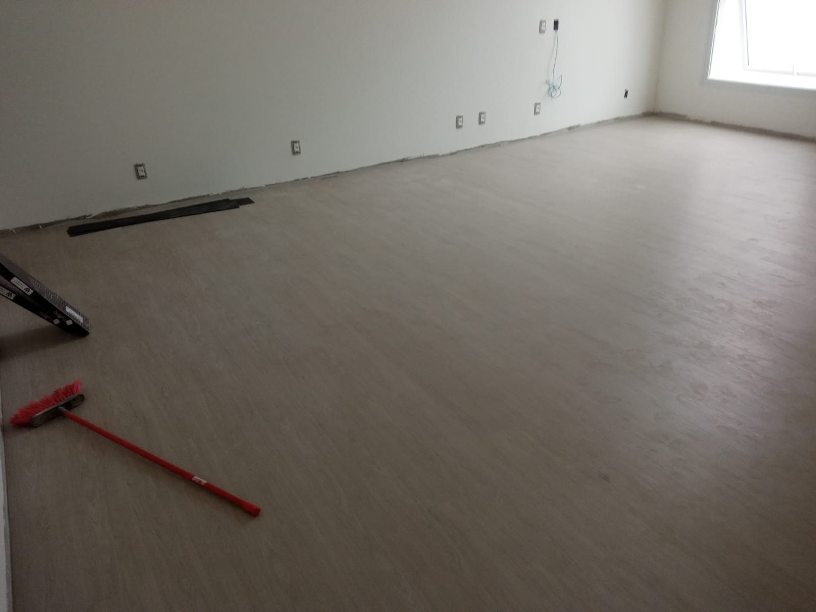 PISO VINÍLICO DE PVC LINHEIRO — foto 4