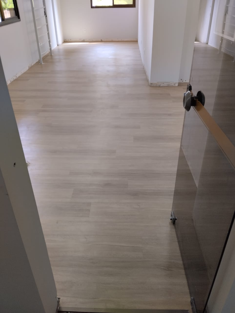 PISO VINÍLICO ANGELIM — foto 2