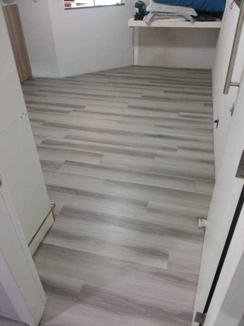 PISO VINÍLICO DE PVC SILVER — foto 4