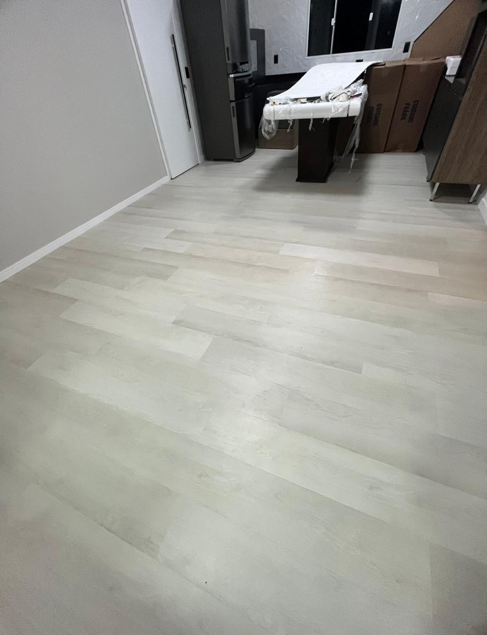 PISO DE PVC LISIANTO