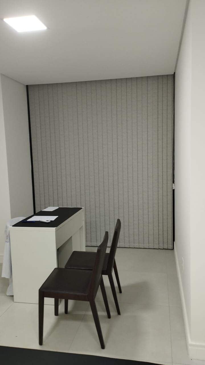PERSIANA VERTICAL DE TECIDO COM BLACKOUT!
