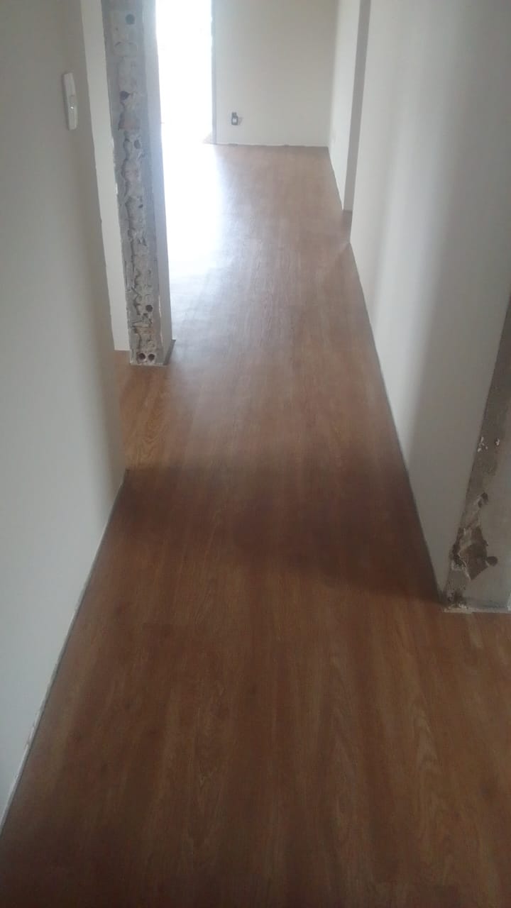 PISO VINÍLICO DE PVC ANDIROBA — foto 2