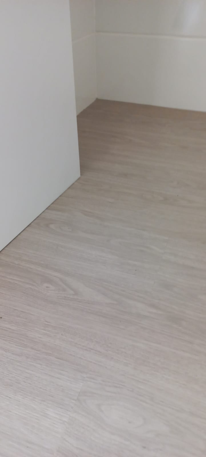 PISO DE PVC LINHEIRO