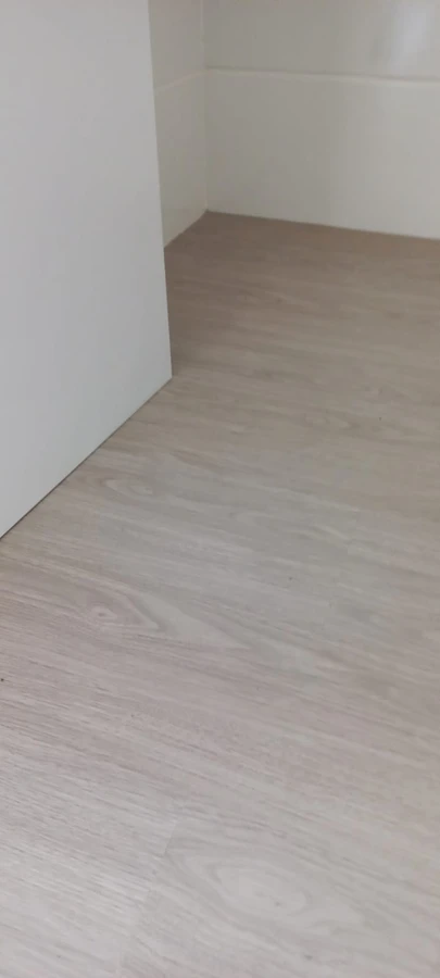 PISO DE PVC LINHEIRO — foto 1
