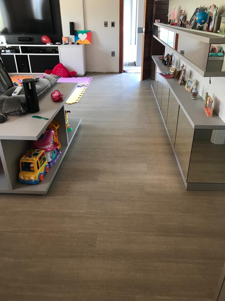 PISO DE PVC PÁTINA GRIS