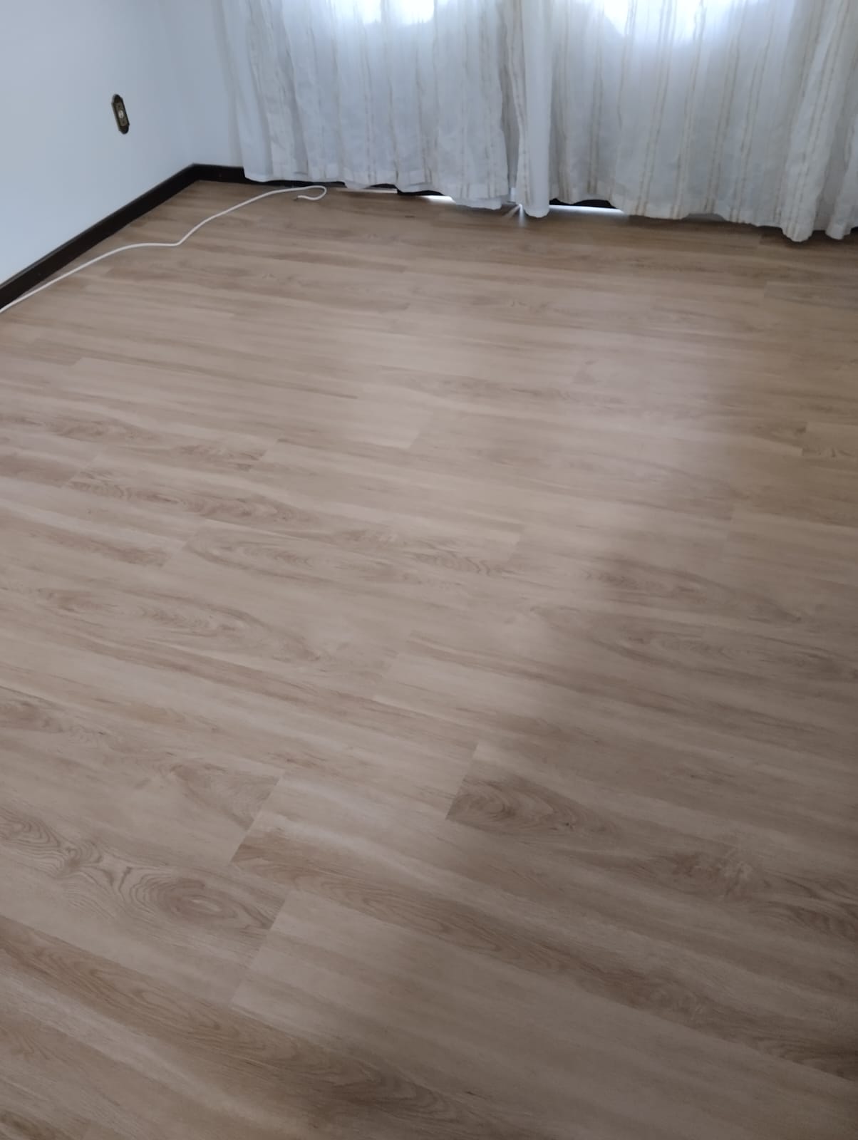 PISO VINÍLICO DE PVC PAPOULA — foto 2