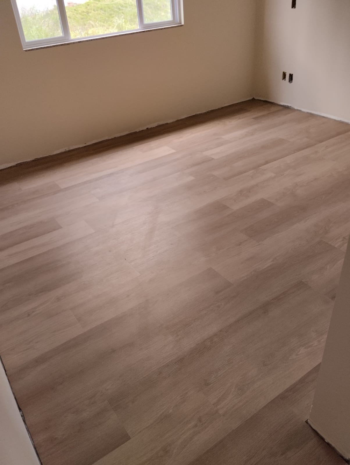 PISO VINÍLICO DE PVC GÉRBERA — foto 2