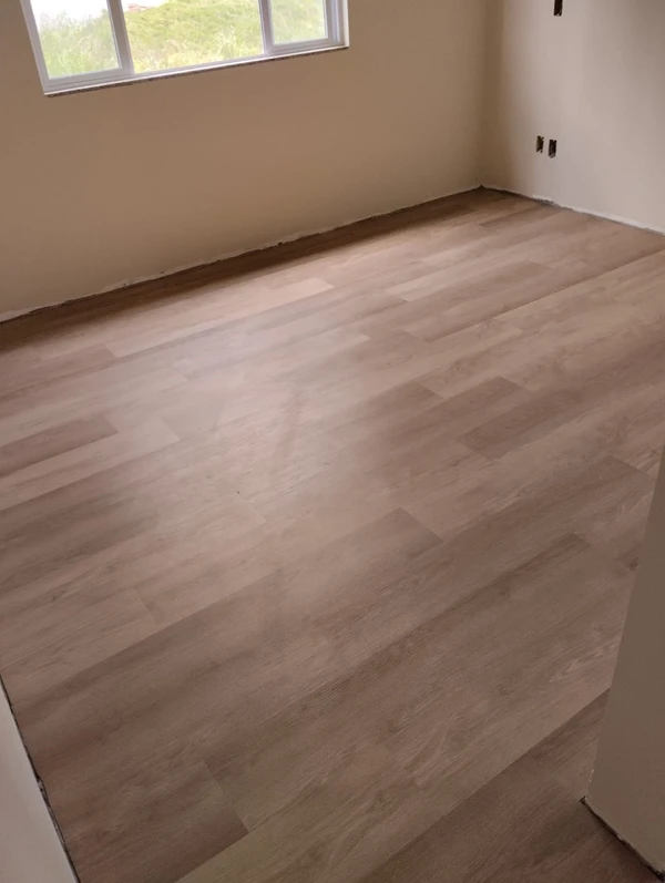 PISO VINÍLICO DE PVC GÉRBERA — foto 2