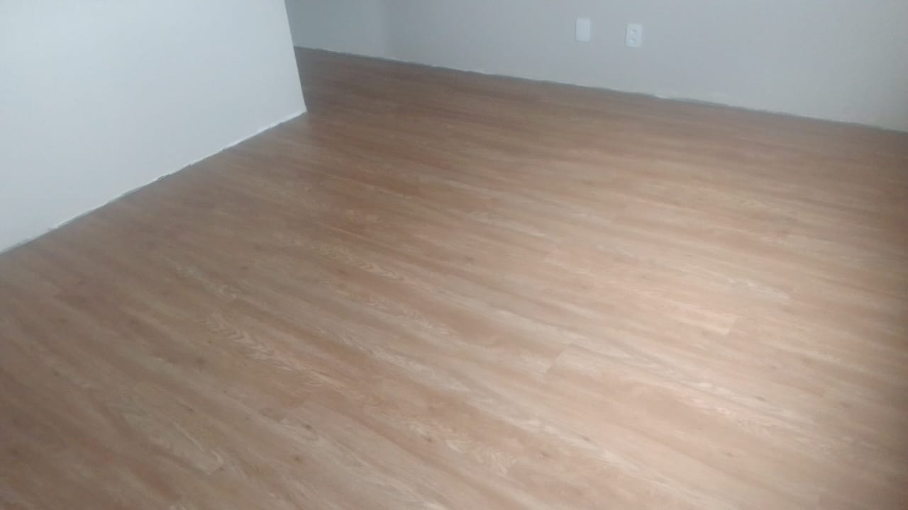PISO VINÍLICO DE PVC ANDIROBA — foto 3