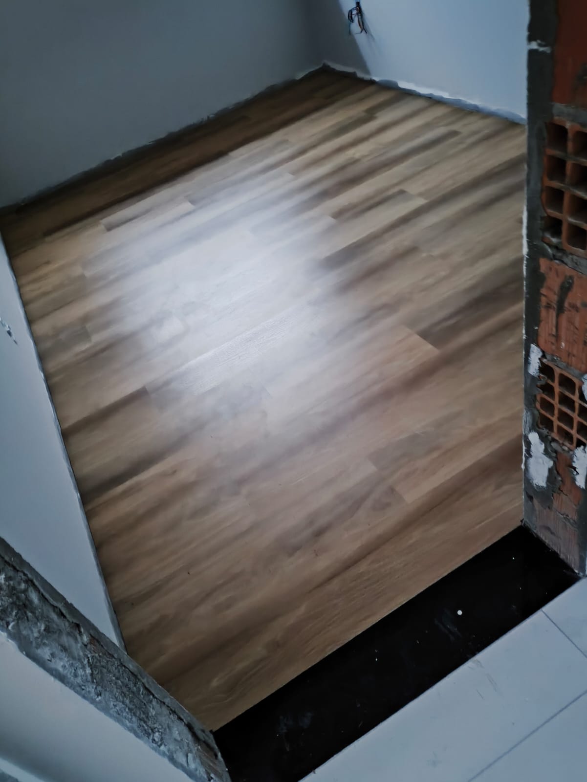 PISO VINÍLICO DE PVC CAMÉLIA — foto 3
