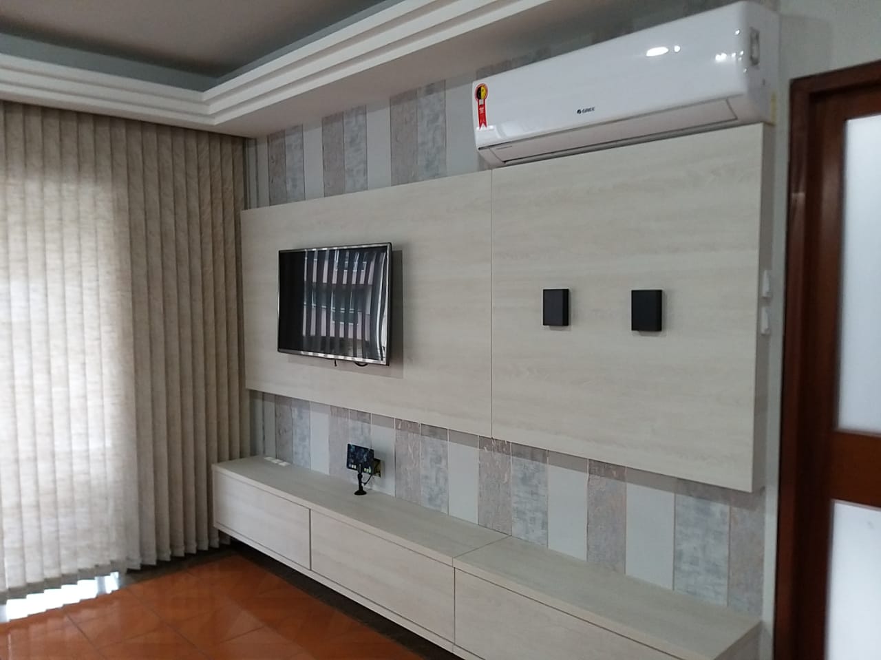 PAPEL DE PAREDE INSTALADO