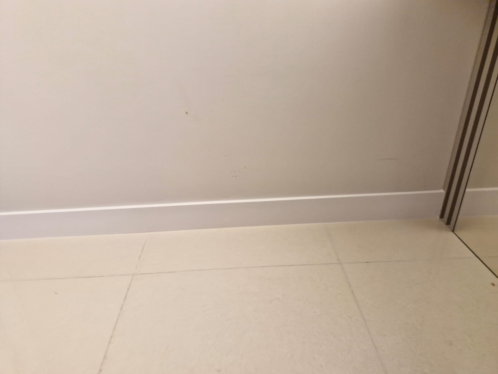 RODAPÉ DE POLIESTIRENO INSTALADO — foto 3