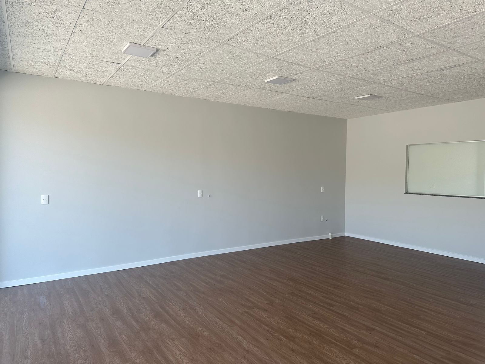 PISO VINÍLICO DE PVC AMARANTO — foto 3