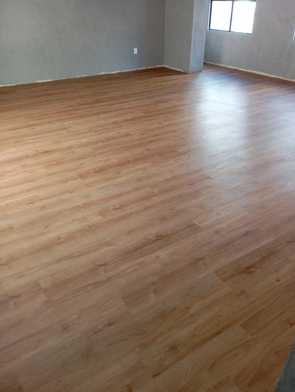 PISO VINÍLICO BAOBÁ — foto 2