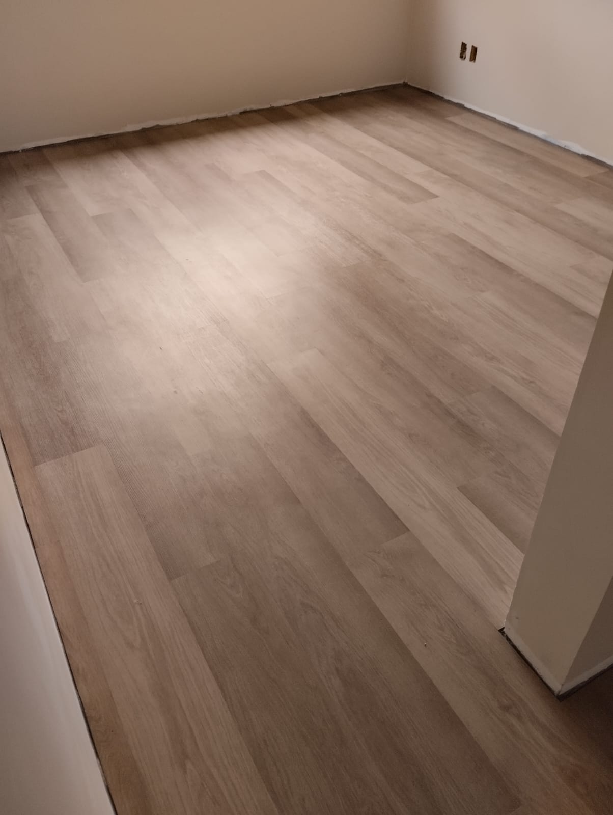 PISO VINÍLICO DE PVC GÉRBERA