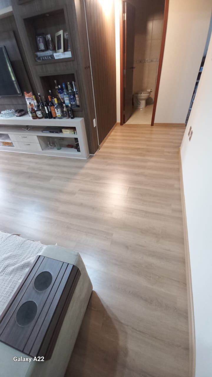PISO LAMINADO INSTALADO — foto 9