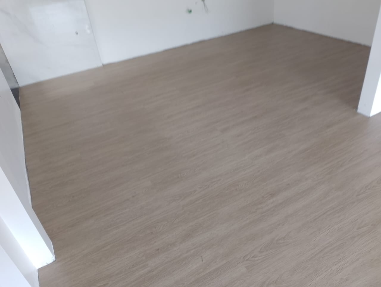 PISO VINÍLICO DE PVC SALGUEIRO — foto 4