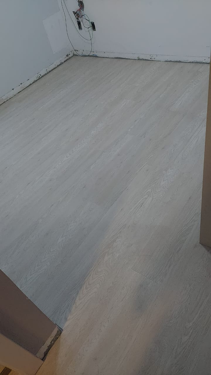 PISO VINÍLICO DE PVC PLÁTANO — foto 5