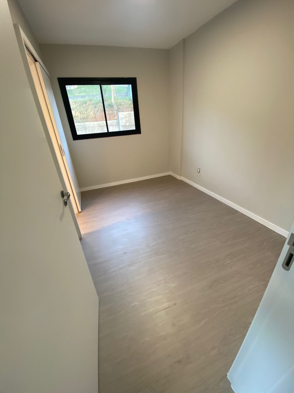 PISO VINÍLICO DE PVC PLÁTANO — foto 2