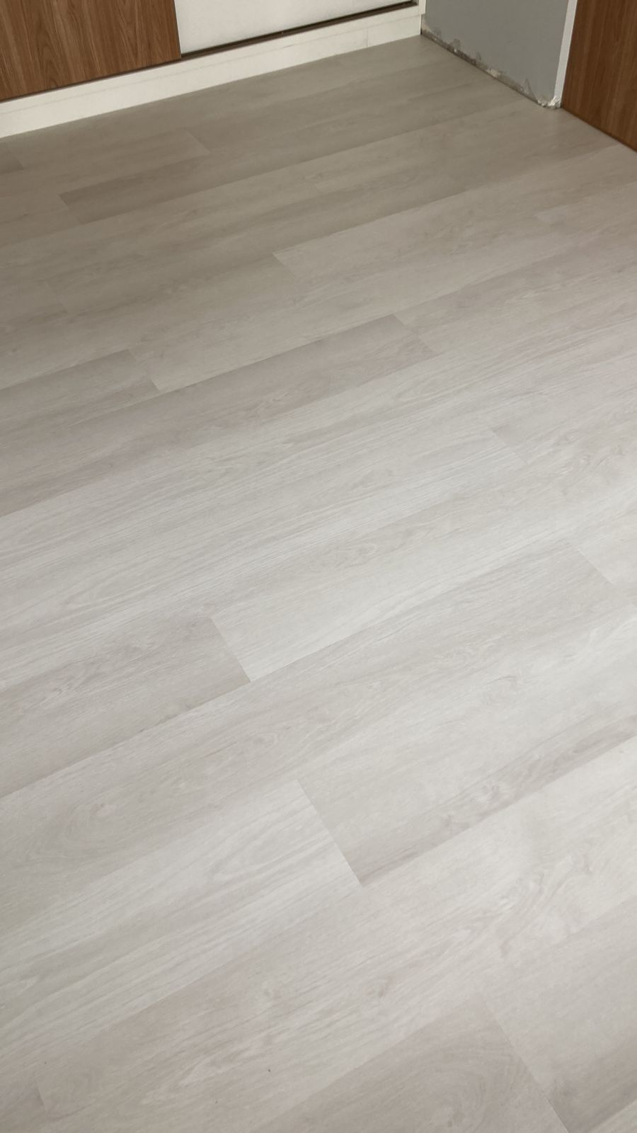 PISO VINÍLICO LISIANTO — foto 7