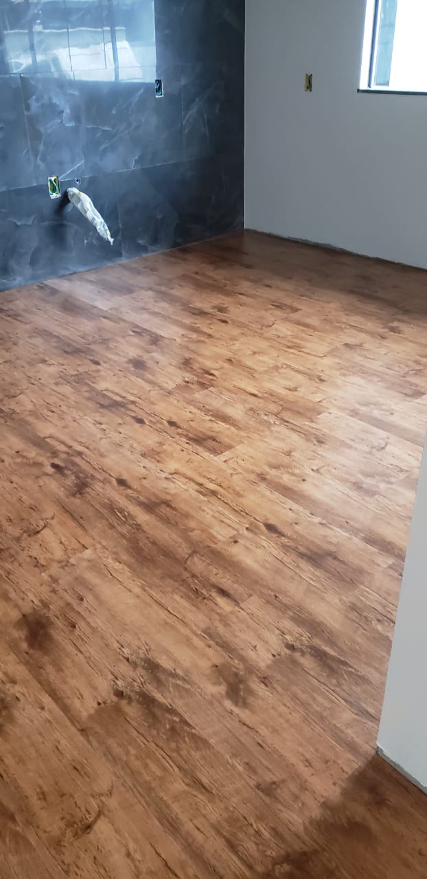 PISO DE PVC TAUARI BROWN