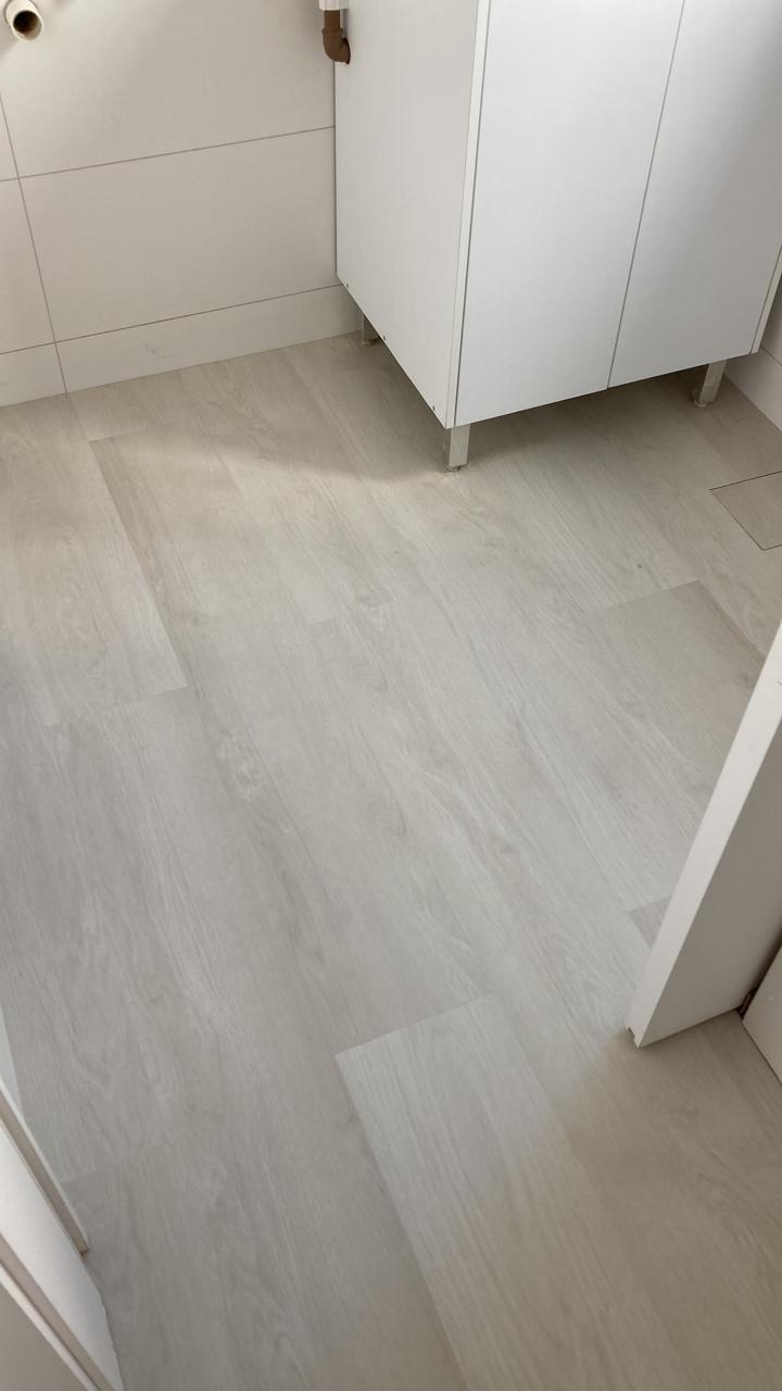 PISO VINÍLICO LISIANTO — foto 8