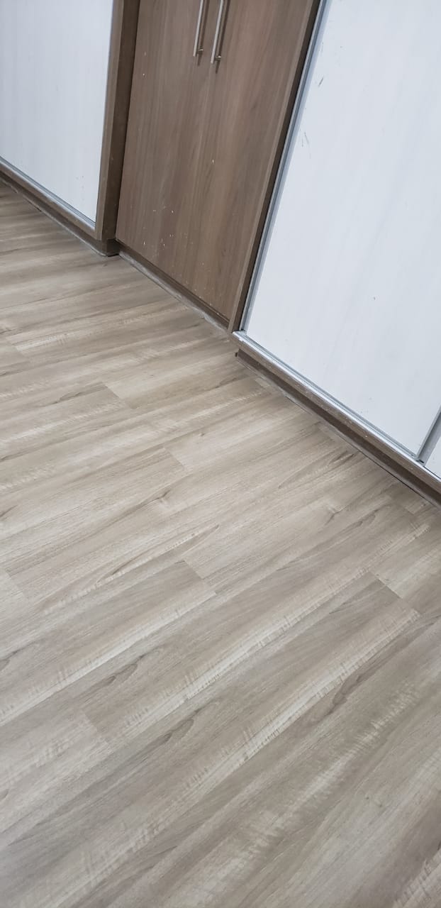 PISO VINÍLICO VANILLE — foto 2