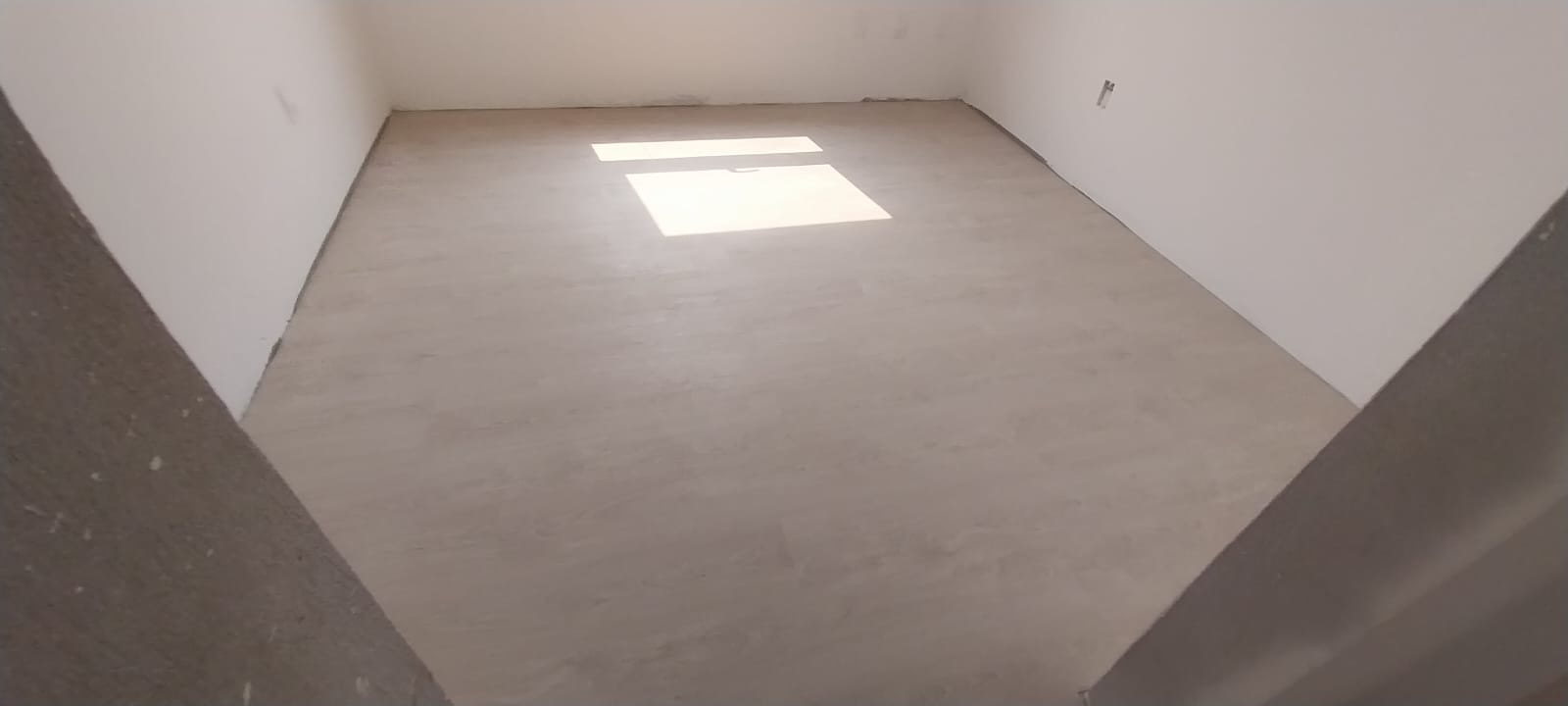 PISO VINÍLICO DE PVC PLÁTANO — foto 4