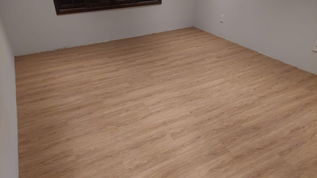 PISO VINÍLICO DE PVC AMÊNDOA — foto 3