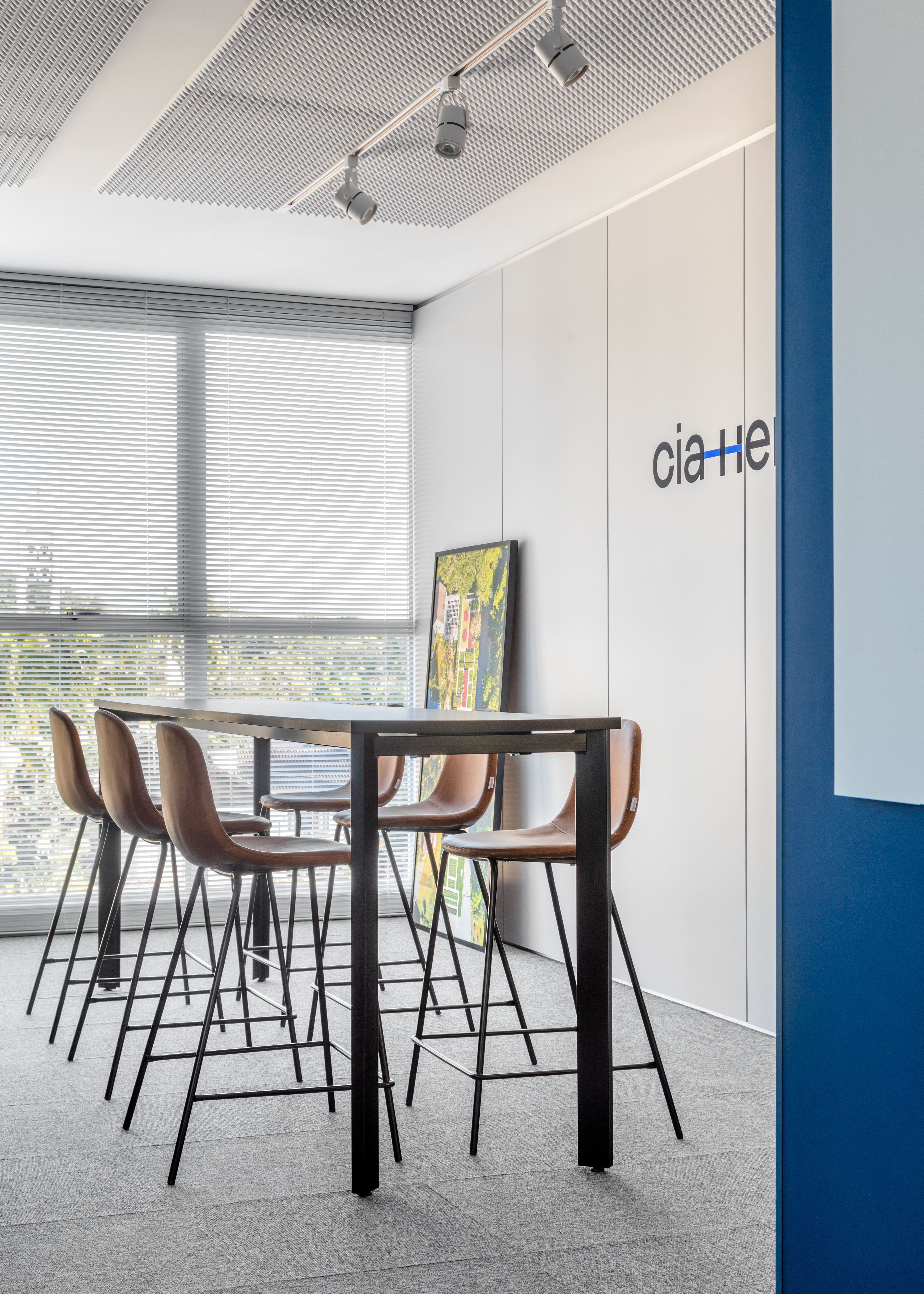CARPETE COMERCIAL EM PLACAS — foto 9