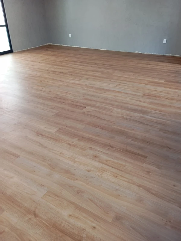 PISO VINÍLICO BAOBÁ — foto 4