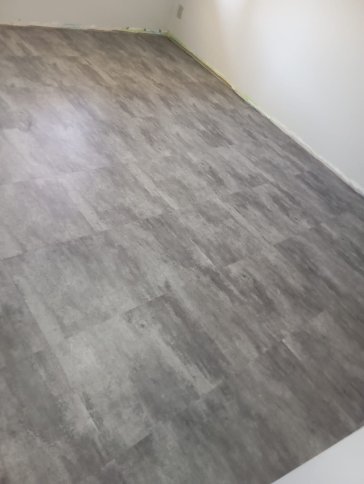 PISO VINÍLICO DE PVC CHUMBO — foto 4