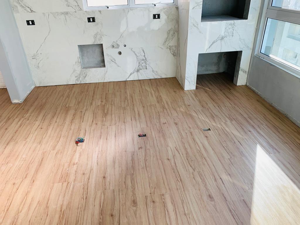 PISO DE PVC IPÊ AVELÃ — foto 2