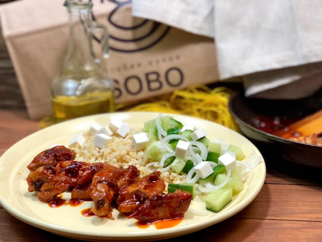 Индейка барбекю с булгуром и пикантным салатом (Порции на 2 персоны)