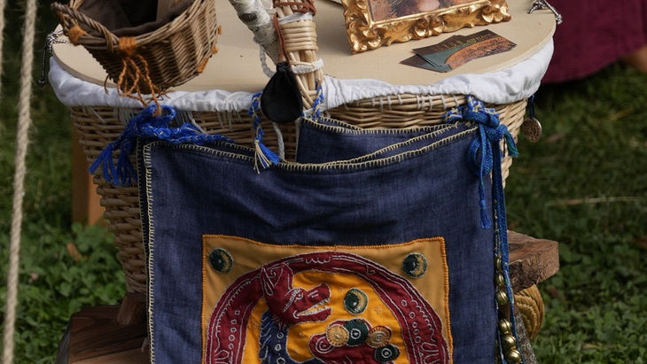 Duo Olrun, Merchandise auf Schloss Hallwyl, 2021 (c) mirimor.ch