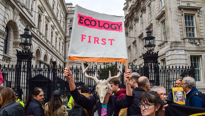 El plan Green Britain de Boris Johnson de £ 1 billón para combatir el cambio climático puede no ir lo suficientemente lejos según la propia evaluación del gobierno que exige una acción 'Más Fuerte' dentro de cinco años.