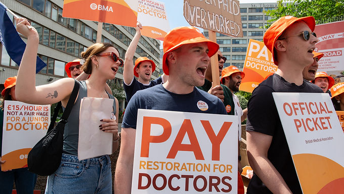 Los médicos de cabecera perderán el poder de repartir bajas por enfermedad mientras Rishi Sunak lanza medidas enérgicas y les dice a los millones de británicos que están suspendidos que las "preocupaciones de la vida" NO son razón para no tener un trabajo: "Pregunta qué trabajo PUEDES hacer, no qué no puedes'