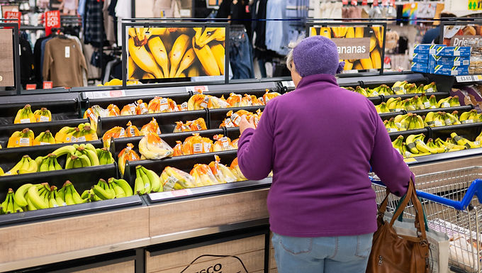 La inflación registra un aumento sorprendente al 10,4 % impulsado por el aumento de los costos de alimentos y bebidas, ya que Jeremy Hunt advierte que la caída de los precios no es 'inevitable', con el Banco de Inglaterra ahora bajo una gran presión para subir las tasas de interés mañana