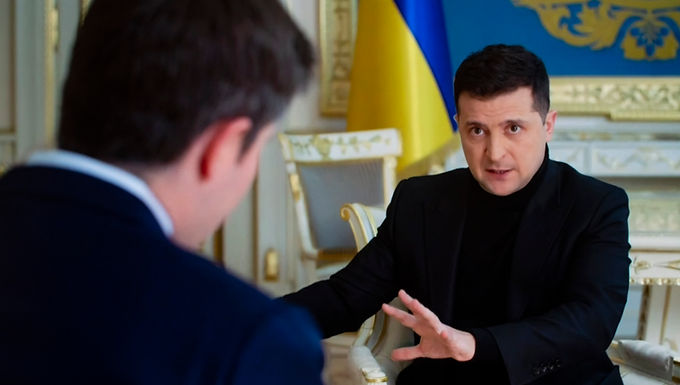 El primer ministro le dice a Zelensky que el Reino Unido está enviando más armas para luchar contra la invasión rusa: Boris dice que Putin ha cometido un "error colosal" al planear un viaje a Estonia y Polonia mañana en medio de la presión por sanciones aún más