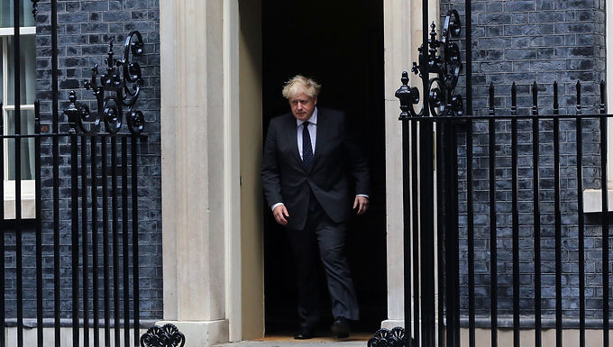 Boris Johnson niega haber desechado el manifiesto Tory en medio de la disputa por las reformas de la atención social
