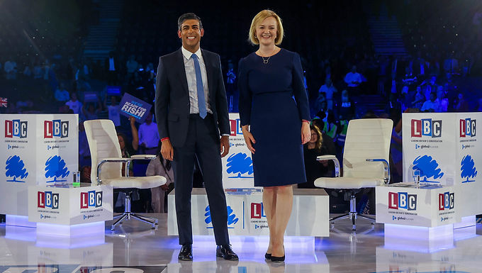 El partido Tory ganaría solo tres escaños bajo Liz Truss si se celebraran elecciones hoy, mientras el Partido Laborista de Starmer avanza con una ventaja de 33 puntos, según muestra una nueva encuesta