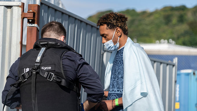 Keir Starmer espera que julio sea inusualmente húmedo para reducir el número de cruces del Canal