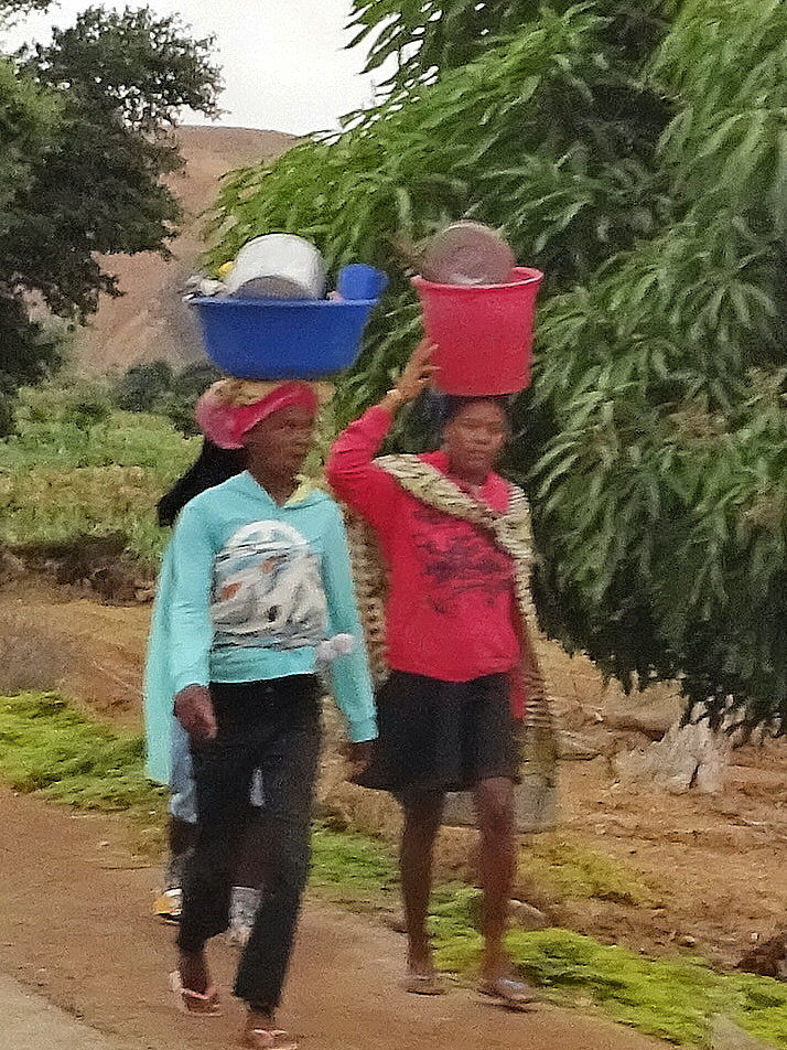 Angola - Namibe-Road to Namibe0030 -