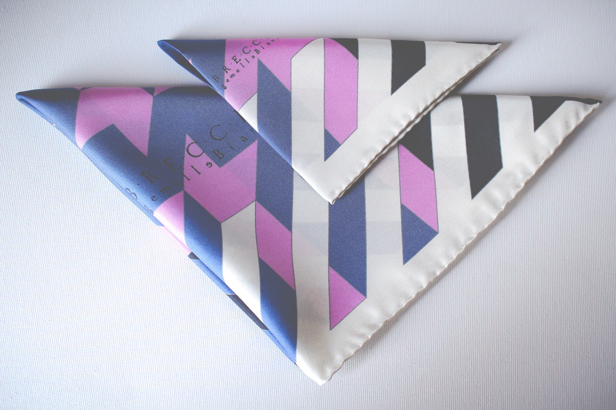 Foulard twill di pura seta fantasia tartan.